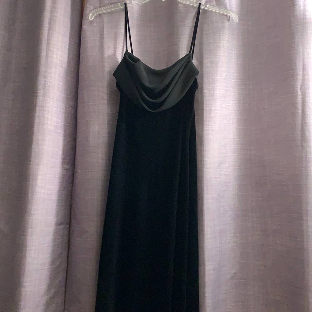 Long formal black velvet dress. Size 6.